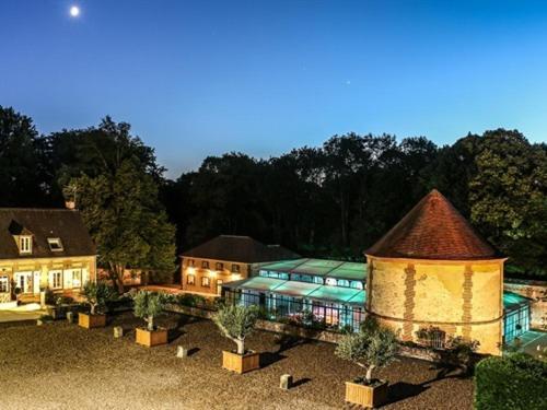 เลอ โดแมน เดอ มงเชฟเรย Hotel Fresneaux-Montchevreuil ภายนอก รูปภาพ