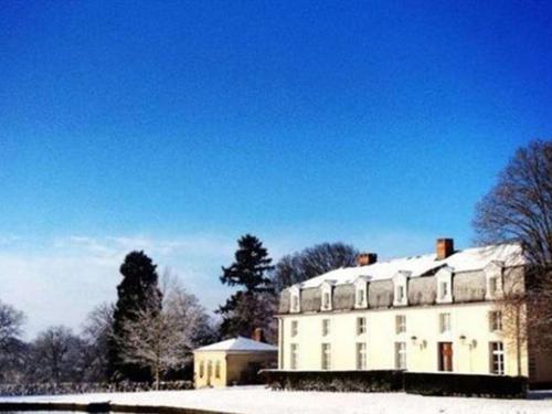 เลอ โดแมน เดอ มงเชฟเรย Hotel Fresneaux-Montchevreuil ภายนอก รูปภาพ